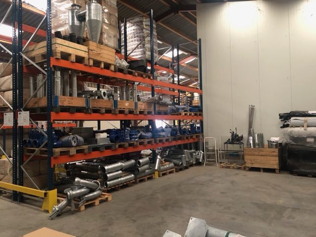 Entrepôt de stockage du matériel