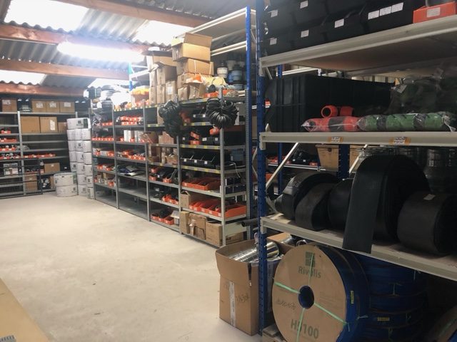 Entrepôt de stockage du matériel